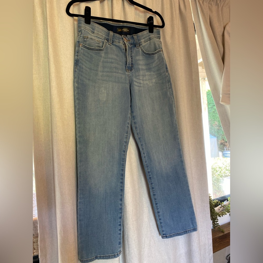 Lee Women's Straight Leg Jeans in Light Blue